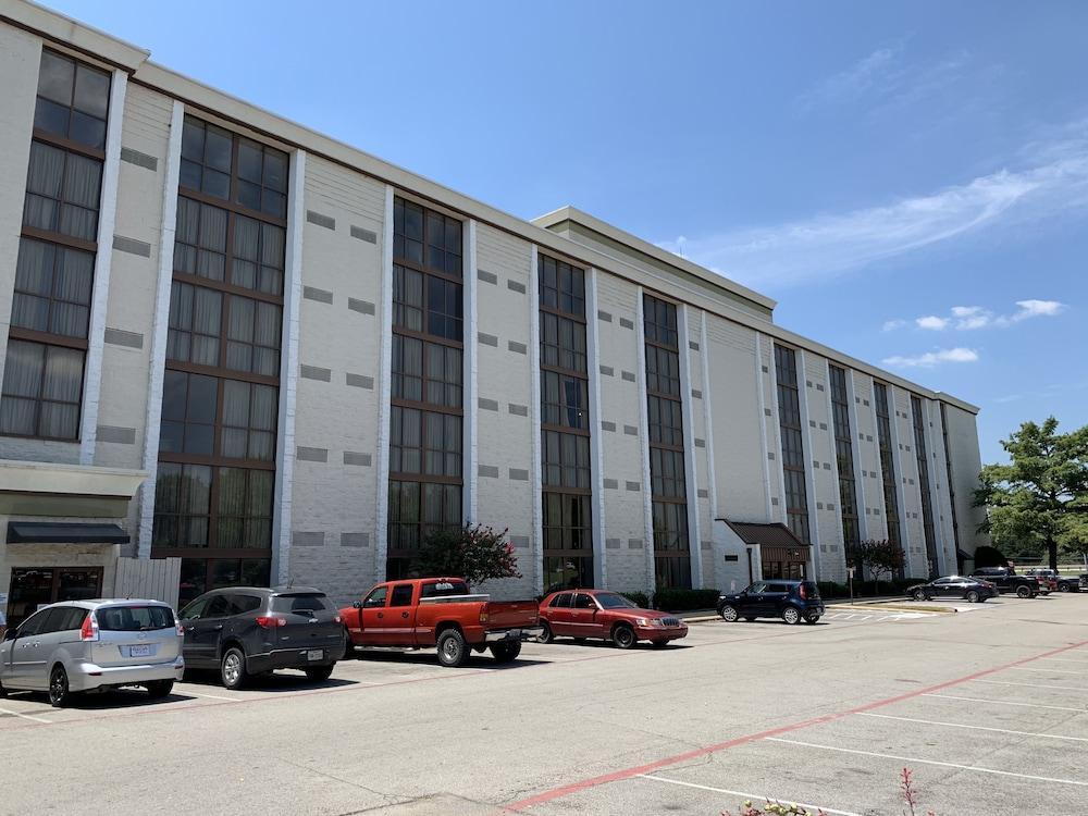 Doubletree By Hilton Fort Worth South Buitenkant foto